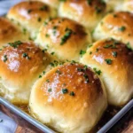 Easy Garlic Butter Dinner Rolls
